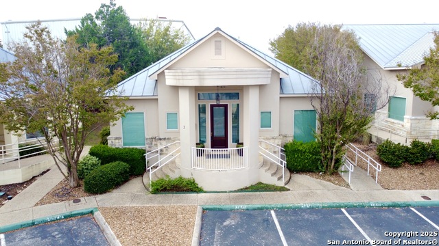 Image 3 of 46 For 15303 Huebner  3