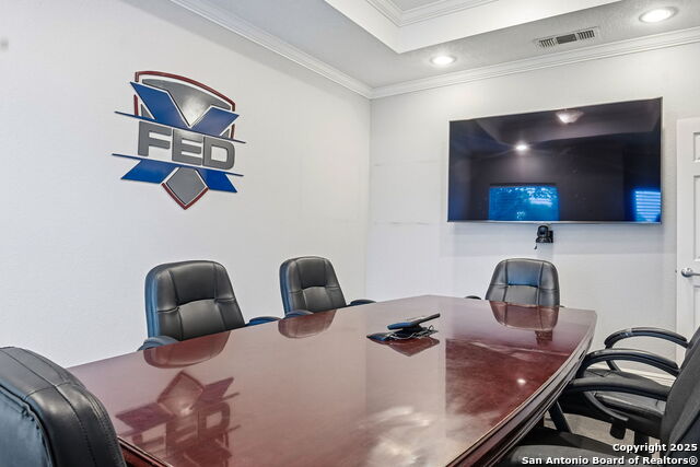 Image 30 of 46 For 15303 Huebner  3