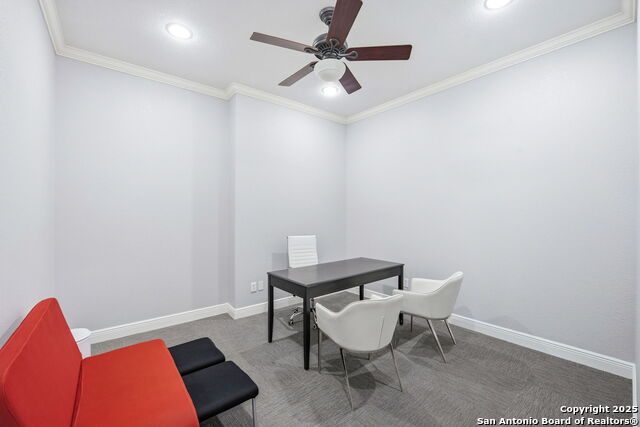 Image 31 of 46 For 15303 Huebner  3