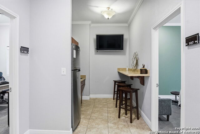 Image 37 of 46 For 15303 Huebner  3