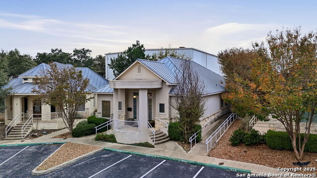 Image 43 of 46 For 15303 Huebner  3