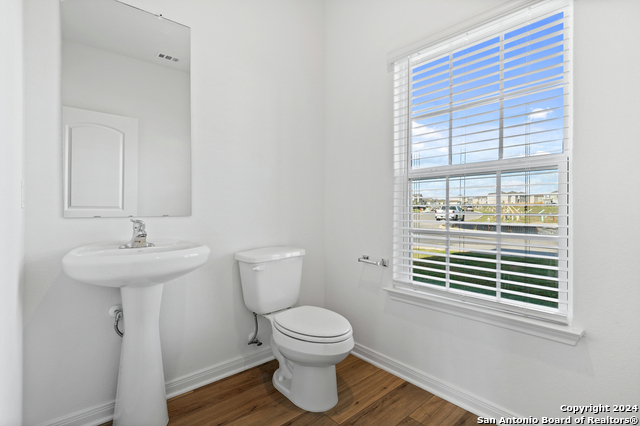 Listing photo id 9 for 11971 Luckey Villa