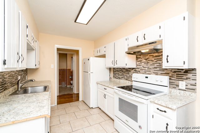 Image 18 of 39 For 239 Craigmont