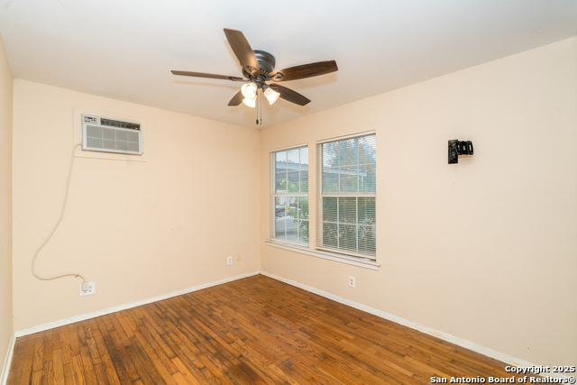 Image 21 of 39 For 239 Craigmont