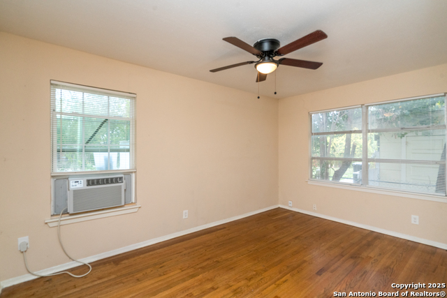 Image 29 of 39 For 239 Craigmont