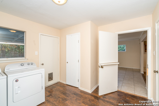 Image 35 of 39 For 239 Craigmont