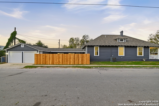 Image 24 of 28 For 207 Loretta Pl