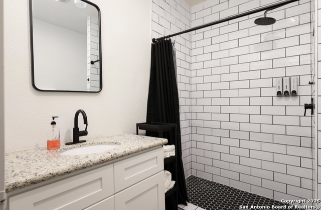 Image 7 of 13 For 923 Rosewood W