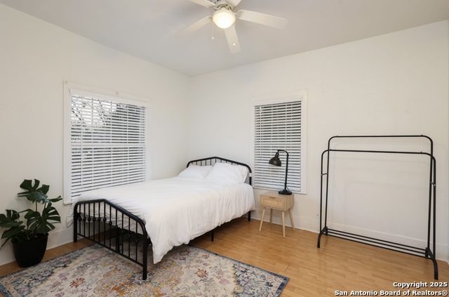 Image 9 of 13 For 923 Rosewood W