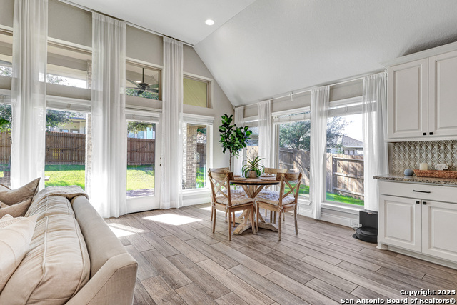 Image 18 of 49 For 28453 Shailene Dr