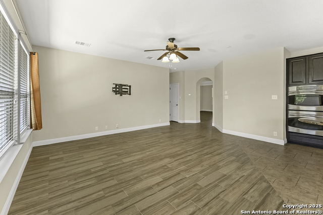 Image 8 of 20 For 929 Resaca