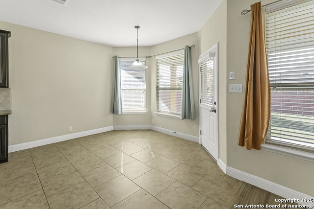 Image 9 of 20 For 929 Resaca