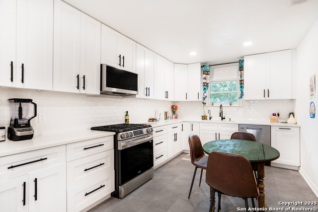 Image 11 of 22 For 136 John Page