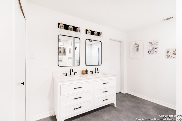 Image 15 of 22 For 136 John Page