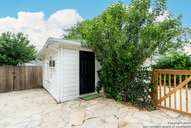 Image 5 of 22 For 136 John Page