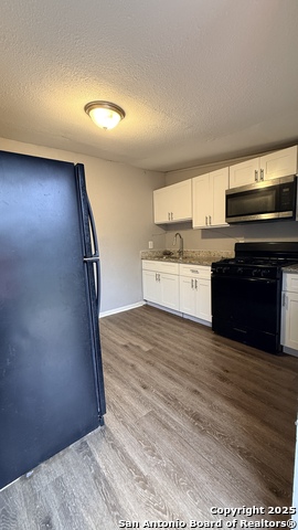 Listing photo id 10 for 351 Overhill Dr Unit B