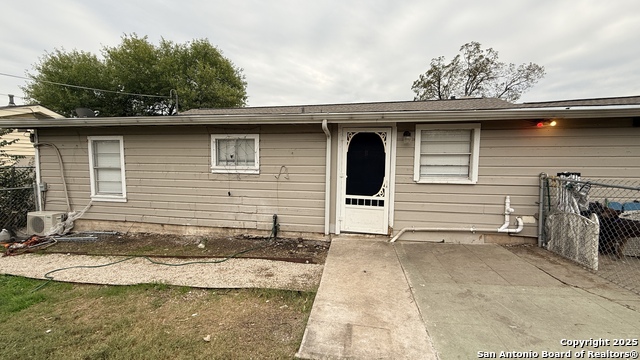 Listing photo id 22 for 351 Overhill Dr Unit B