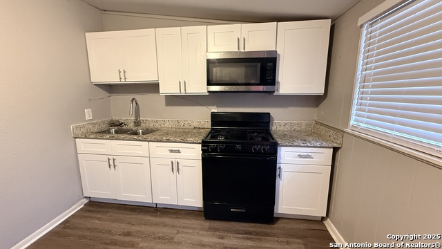 Listing photo id 1 for 351 Overhill Dr Unit B