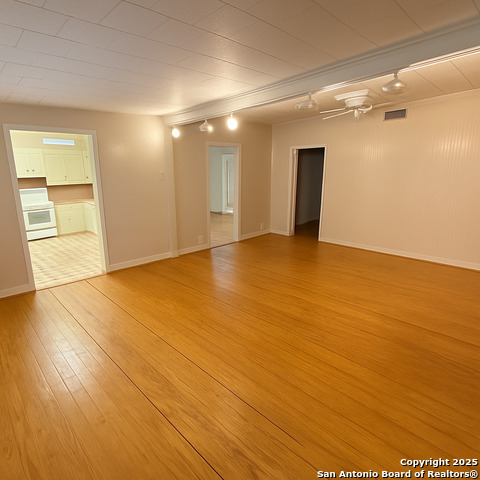 Image 4 of 20 For 609 County Road 372