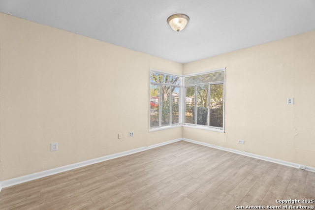 Image 11 of 24 For 1538 Thorain