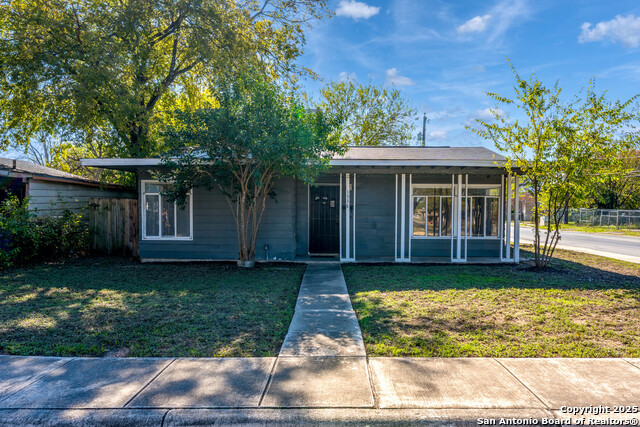 Image 2 of 24 For 1538 Thorain