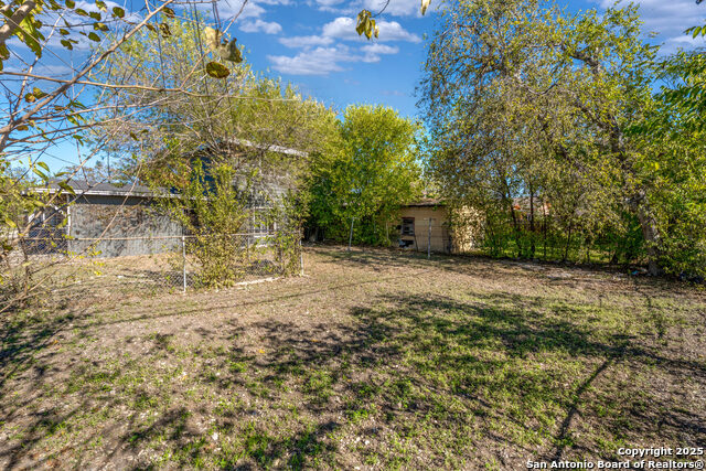 Image 21 of 24 For 1538 Thorain