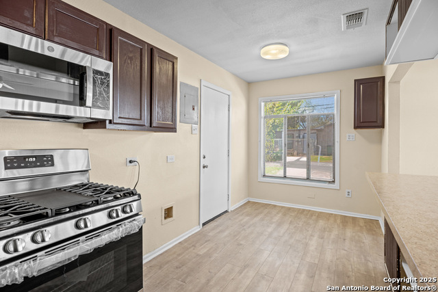 Image 8 of 24 For 1538 Thorain