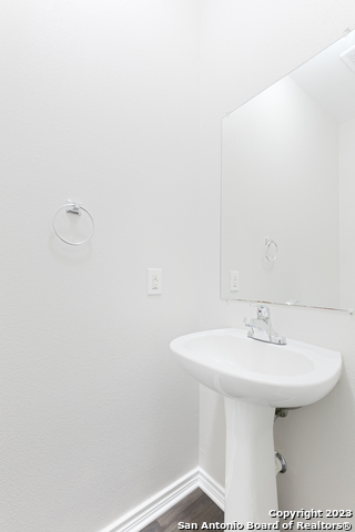 Image 23 of 26 For 7814 Kingsbury Wood  3