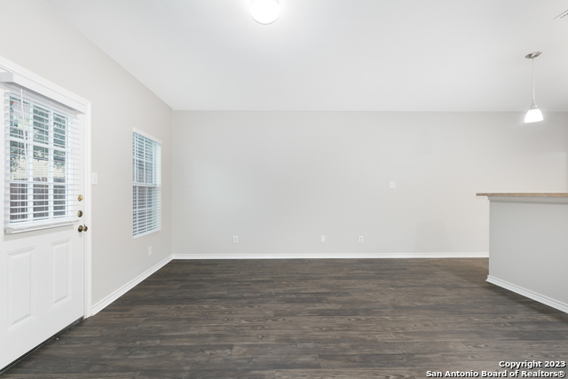 Image 8 of 26 For 7814 Kingsbury Wood  3