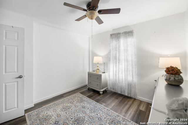 Image 17 of 29 For 4423 Sun Vista Ln