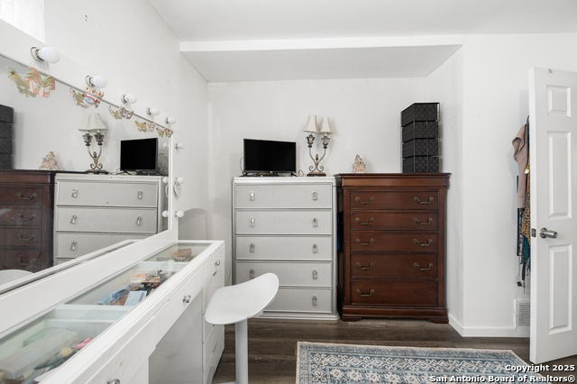 Image 18 of 29 For 4423 Sun Vista Ln