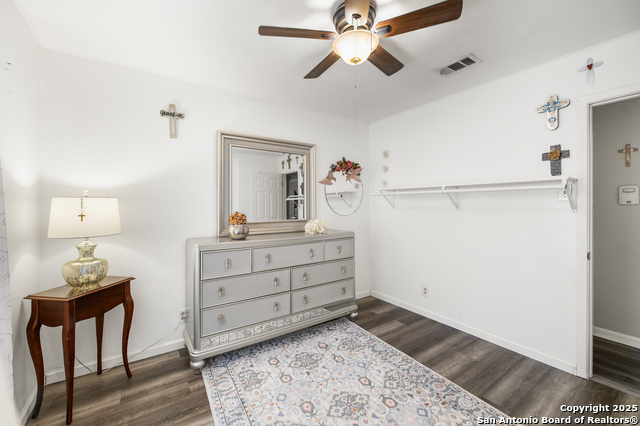 Image 21 of 29 For 4423 Sun Vista Ln