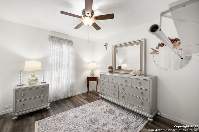 Image 22 of 29 For 4423 Sun Vista Ln