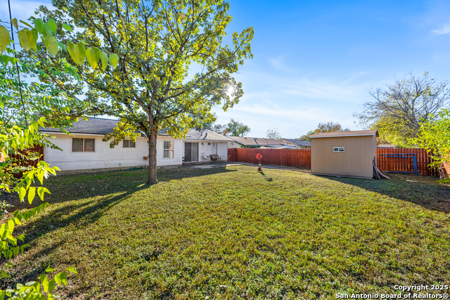 Image 26 of 29 For 4423 Sun Vista Ln