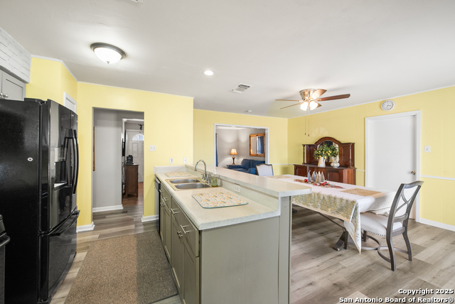 Image 6 of 29 For 4423 Sun Vista Ln