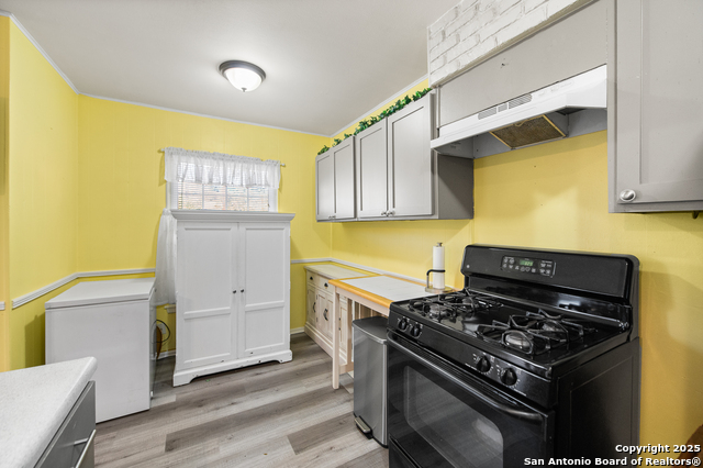 Image 7 of 29 For 4423 Sun Vista Ln