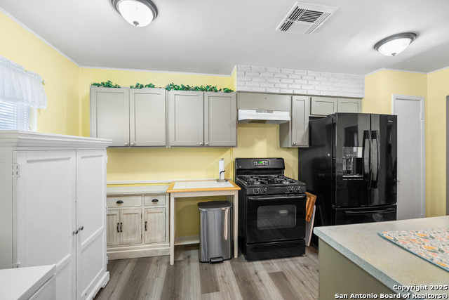 Image 9 of 29 For 4423 Sun Vista Ln