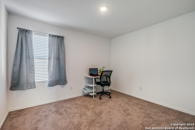 Listing photo id 17 for 8623 Astral Place