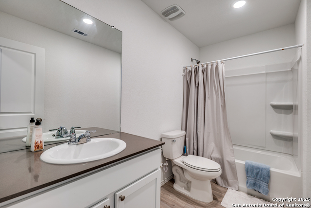 Listing photo id 20 for 8623 Astral Place