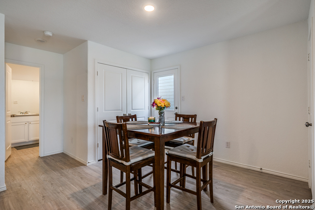 Listing photo id 6 for 8623 Astral Place