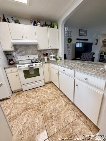 Image 10 of 24 For 6719 Raintree Path