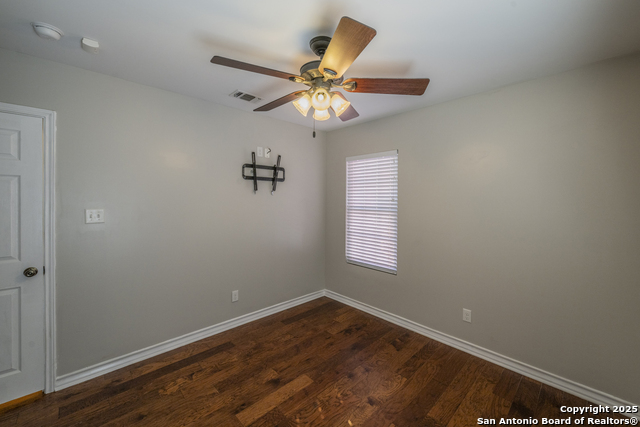 Image 21 of 24 For 439 Northtrail