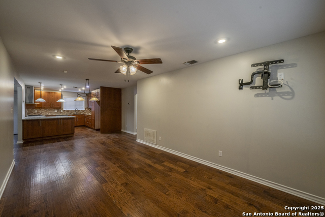 Image 5 of 24 For 439 Northtrail