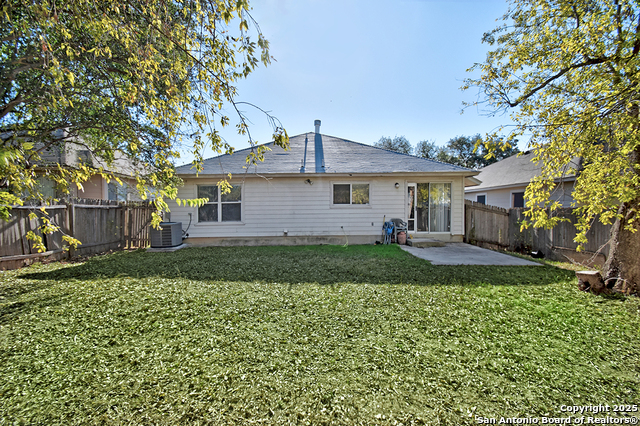 Image 24 of 26 For 5643 Lovett Oaks