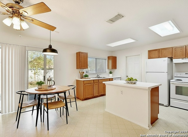 Image 7 of 26 For 5643 Lovett Oaks