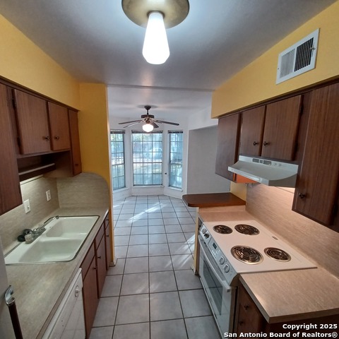 Image 9 of 18 For 215 Mistletoe W A