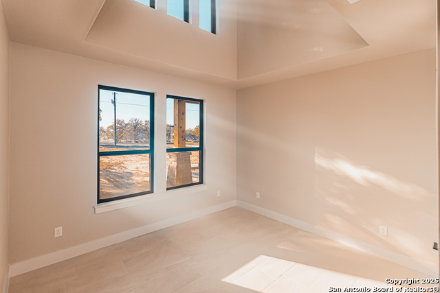 Image 23 of 31 For 129 Hondo Ridge