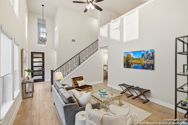 Image 10 of 58 For 1651 Gruene Grass