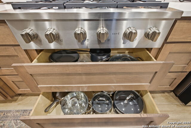 Image 17 of 58 For 1651 Gruene Grass