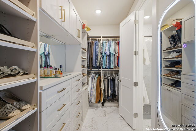 Image 25 of 58 For 1651 Gruene Grass